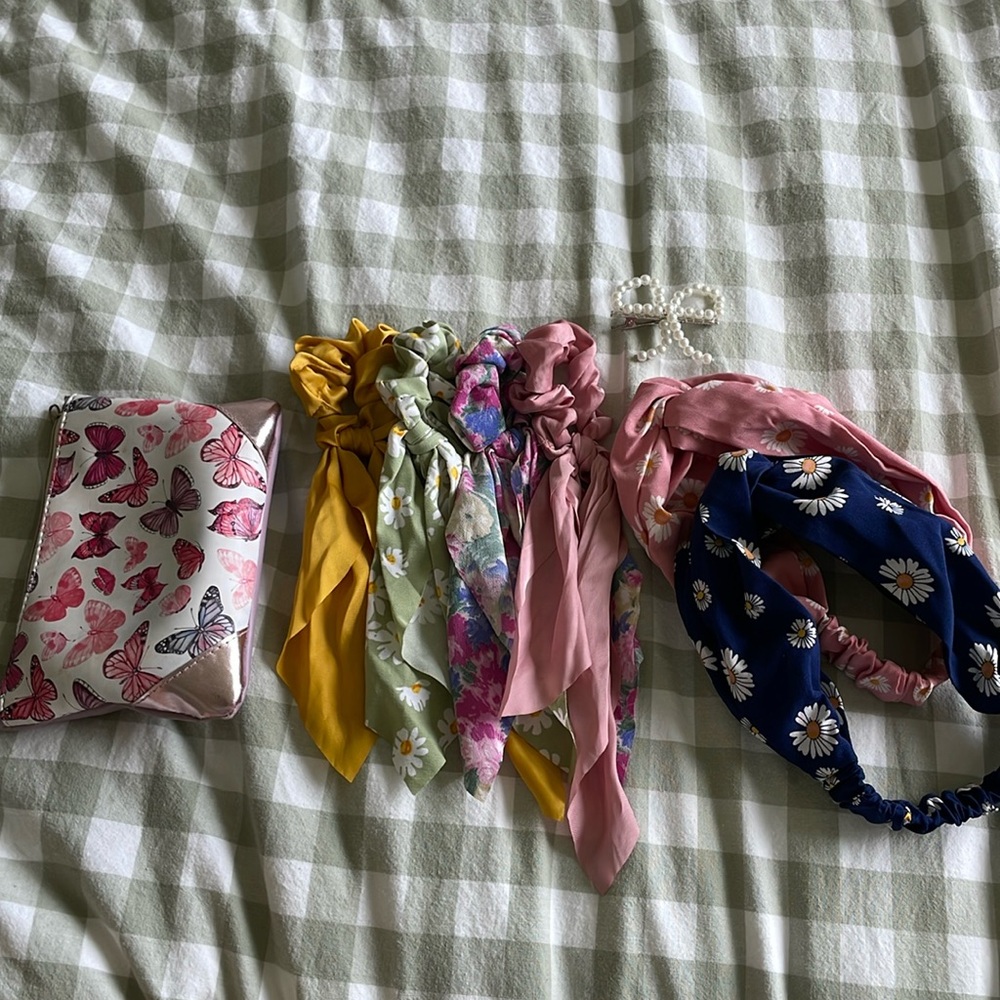 Floral Hair Accessories bundle with cosmetic bag